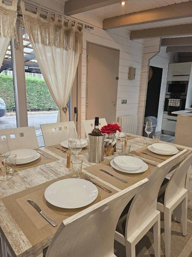 Two-Bedroom House in Villebon-sur-Yvette, Essonne