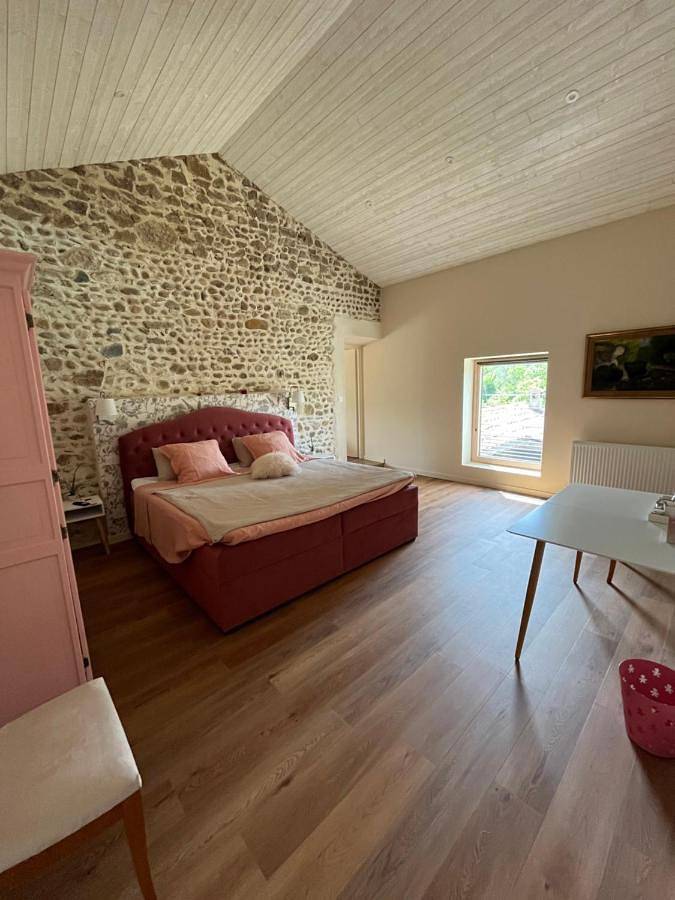 Location de vacances pour 2 personnes, avec piscine et vue ainsi que jardin et terrasse à Malataverne - 2