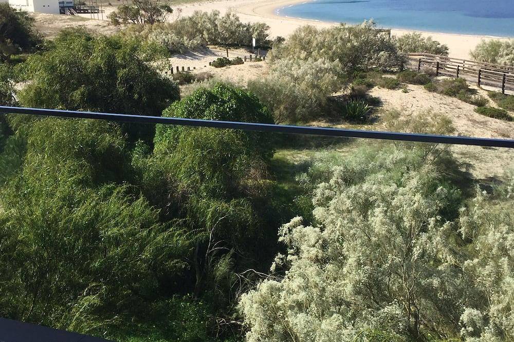 Hel leilighet, T2 i Troia, kvalitet, på stranden med fantastisk utsikt og basseng in Praia Tróia Mar, Carvalhal