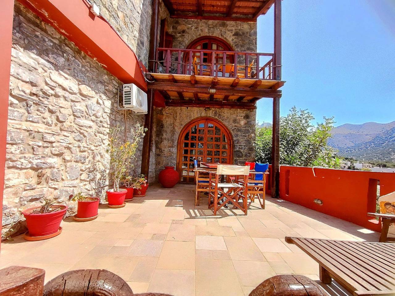 Cretan Stone Home with a communal swimming pool in Elunda, Norte de Creta