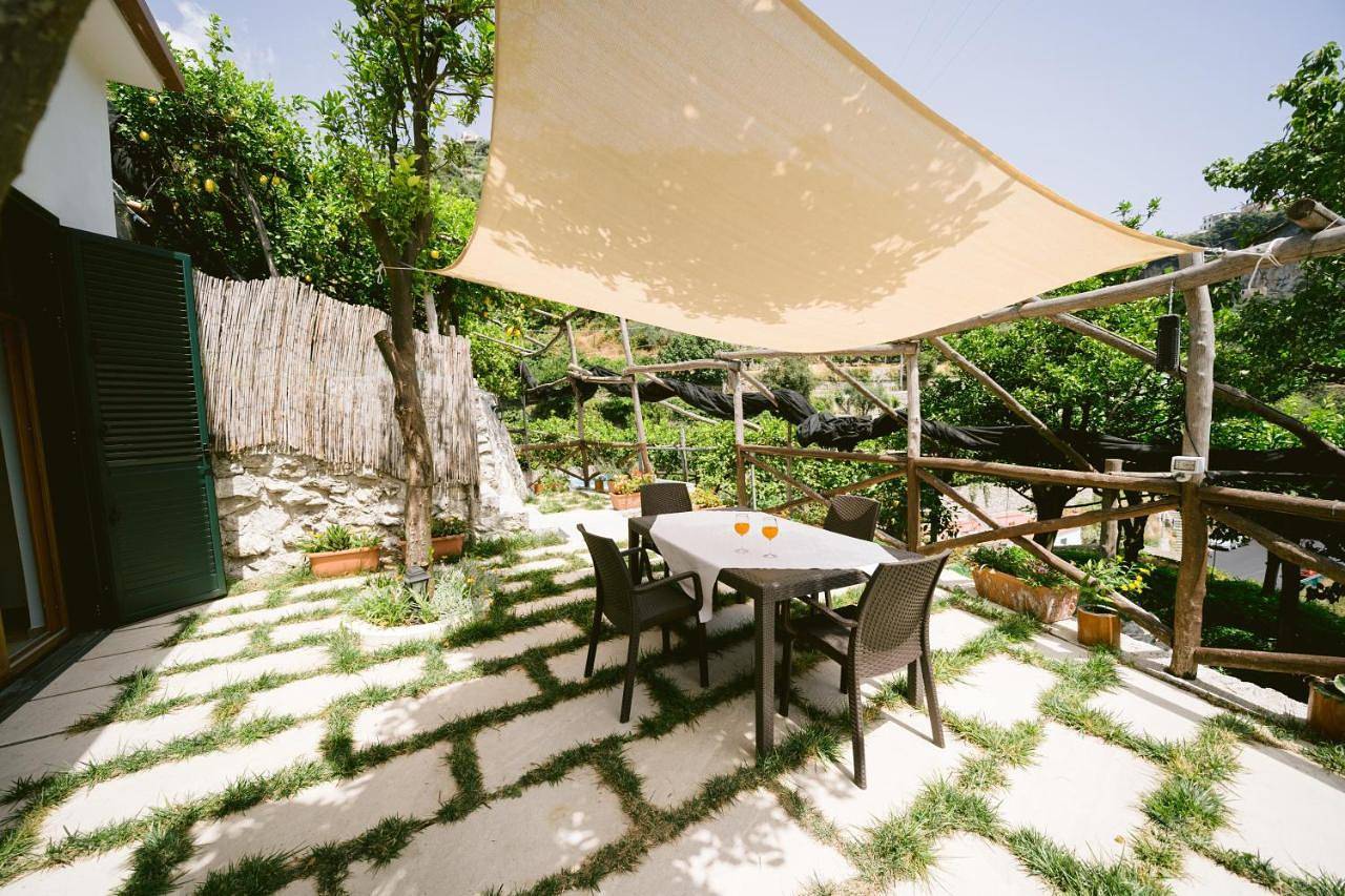 Apartment with Terrace in Pontone, Scala