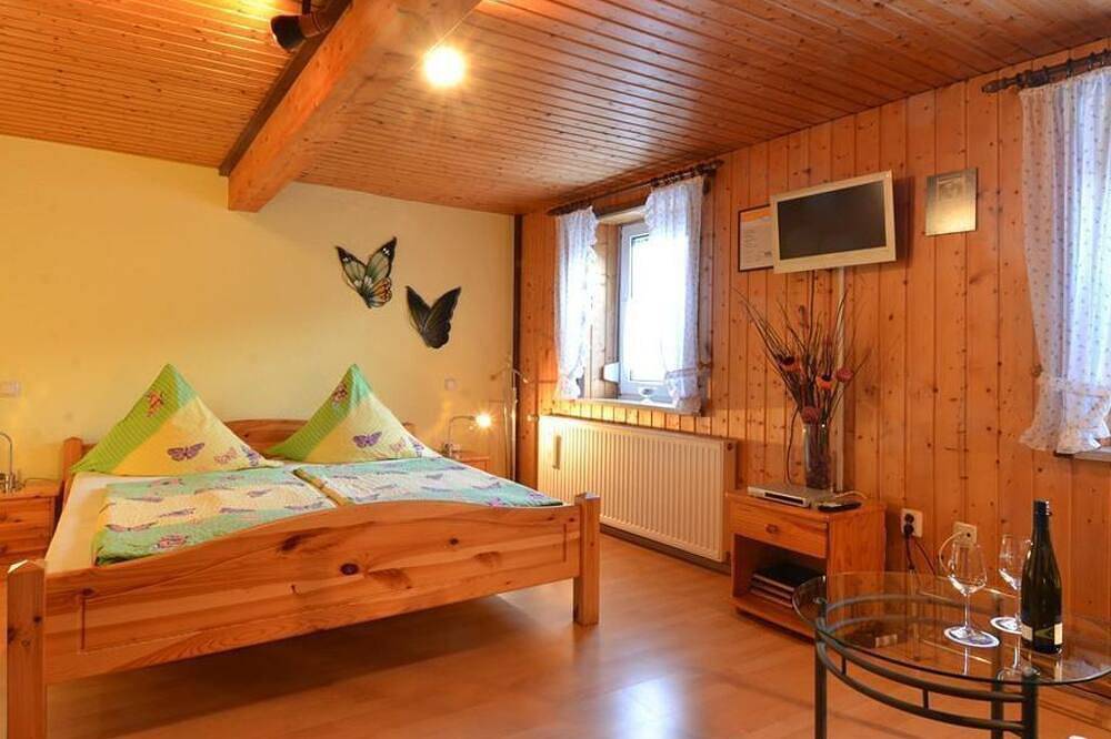 Ganze Wohnung, Weingut-Ferienwohnung Jungblut - nur Urlaubsgäste - Ferienwohnung in Konz, Landkreis Trier-Saarburg