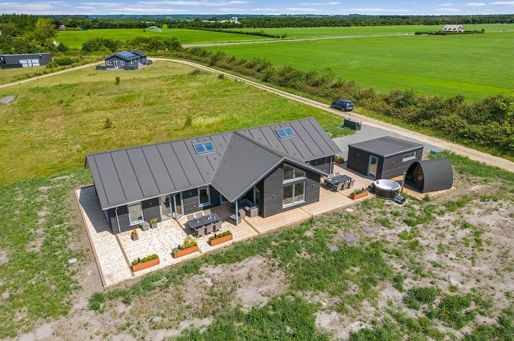 Ferienhaus für 8 Personen, mit Sauna und Terrasse in Stauning