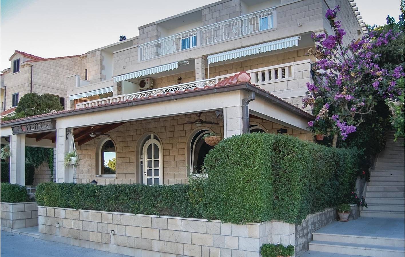 Ganze Ferienwohnung, Ferienwohnung für 5 Personen mit Terrasse in Selca, Povlija, Selca und Sumartin