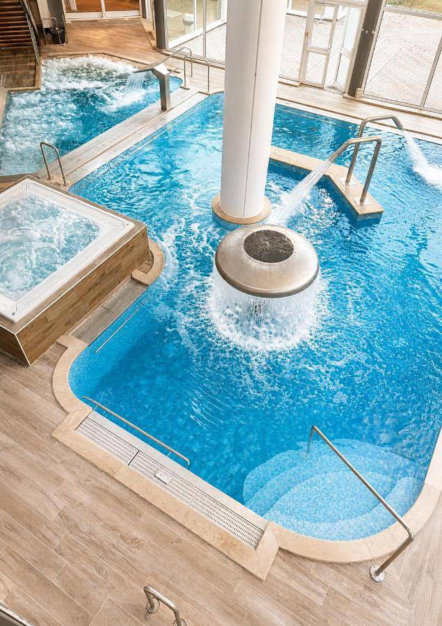 Hôtel pour 2 personnes, avec Balcon et Terrasse ainsi que Jacuzzi et Jardin