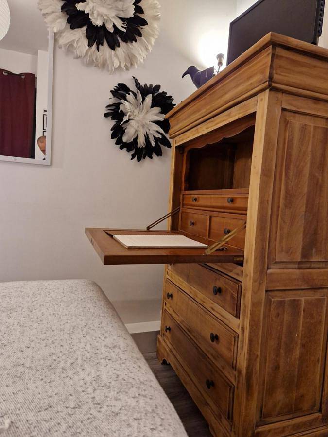 Double Room with Private Bathroom in Talence, Région de Bordeaux