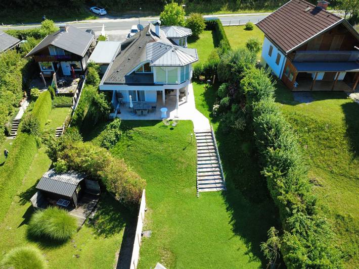 Vakantiehuis voor 6 personen, with Terras and Tuin as well as Uitzicht op het meer in Villach