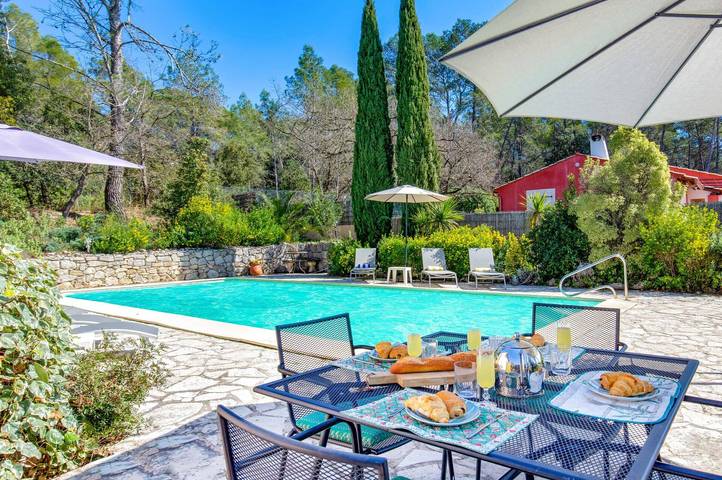 Location de vacances pour 8 personnes, avec jardin à Bagnols-en-Forêt - 3