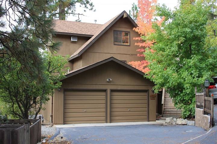 Vacation house for 10 people in Bass Lake