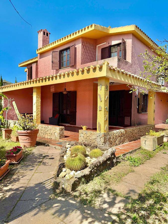 Chalet para 8 personas, con Balcón y Terraza además de Jardín y Vistas en Capitana