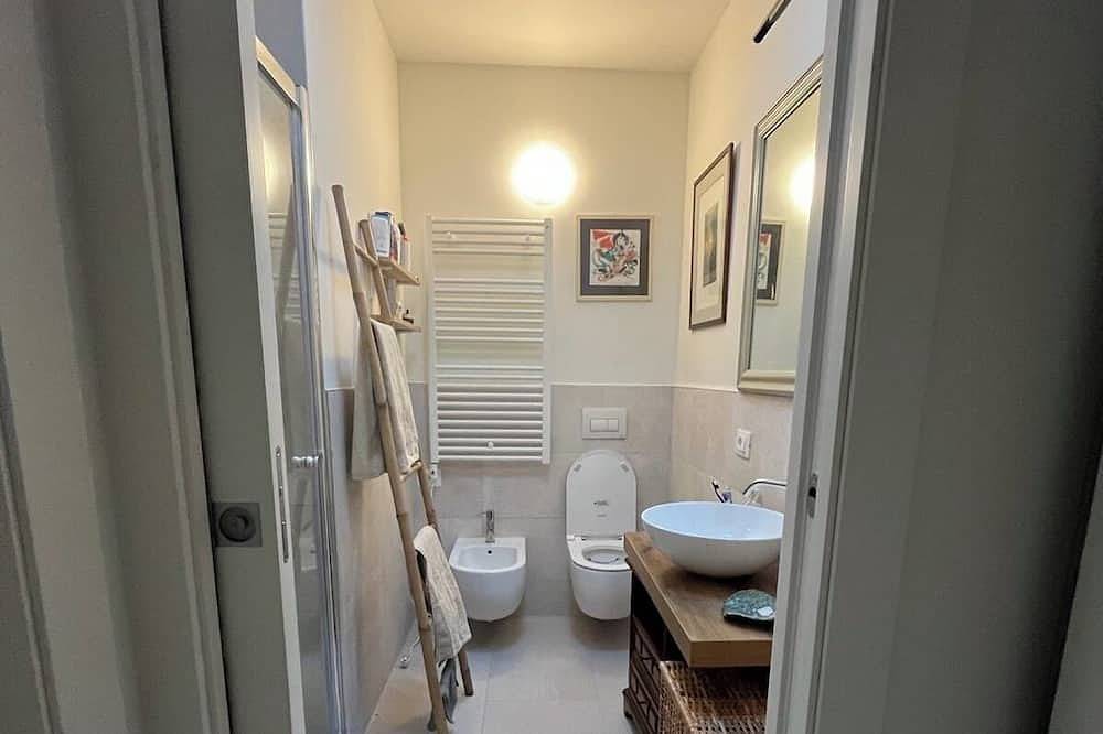 Appartamento intero, Stunning sea view! 2-bedroom apartment, 5 minutes walking to the beach, Ac, pool in Zoagli, Riviera di Levante