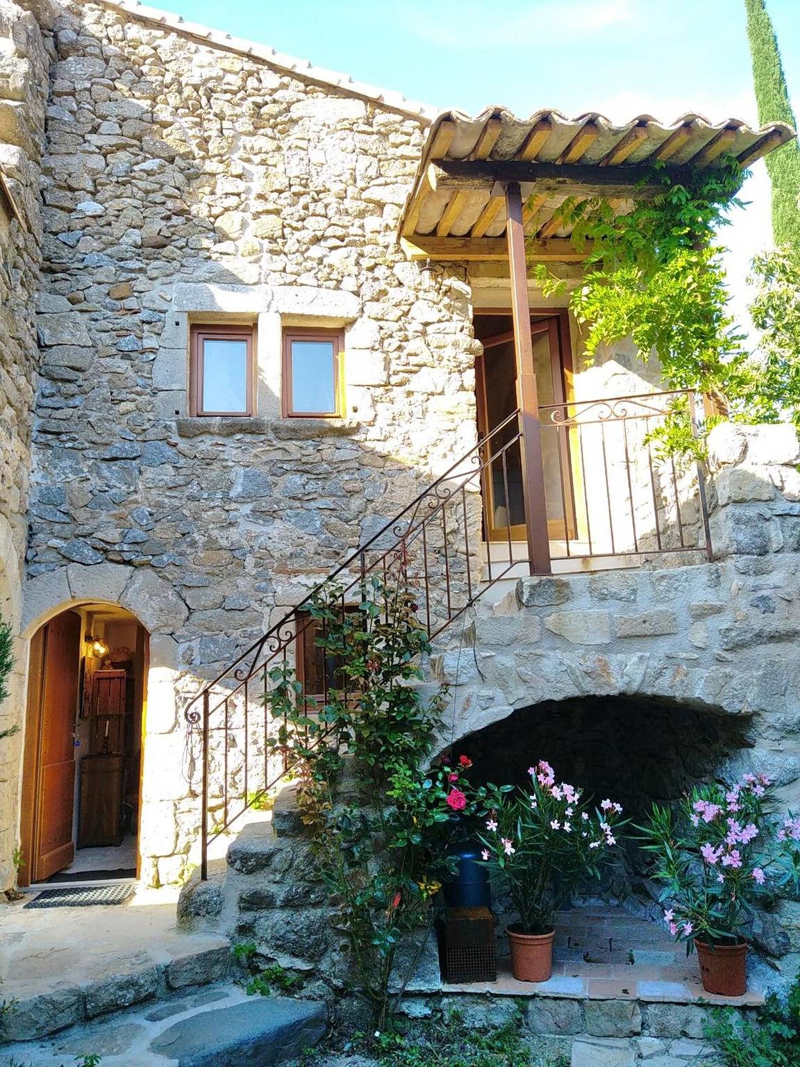 Ganze Wohnung, Apartment „Les Chataigniers Gites Du Mas Haut“ mit Bergblick, Wlan und Klimaanlage in Saint-Jean-du-Gard, Cevennen