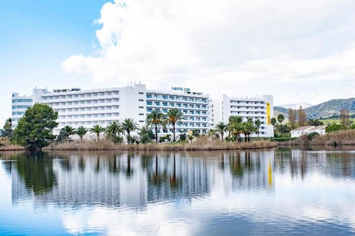 Appart’hôtel pour 3 personnes, avec bassin pour enfant et piscine ainsi que jardin et vue