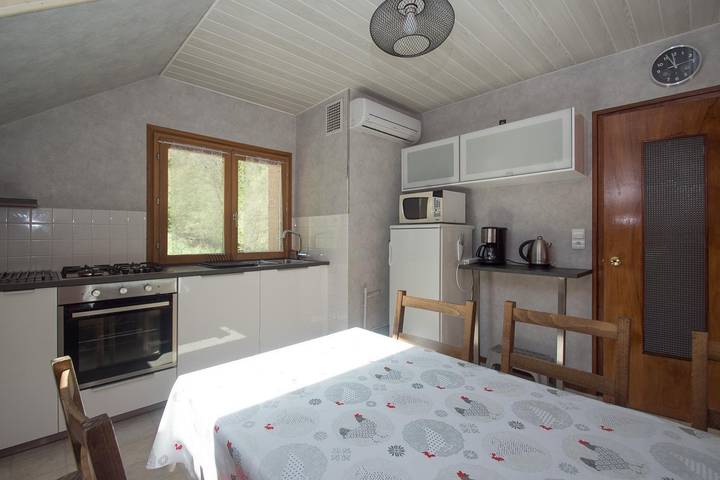 Gîte pour 6 personnes, avec jardin à Saint-Pierre-d'Entremont - 4