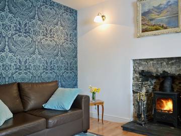 Vacation Rental for 6 Guests in Loch Long, Scotland, Picture 2