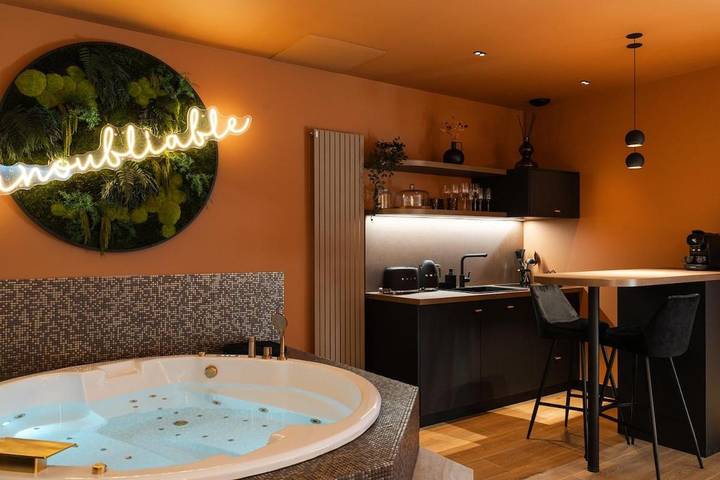 Gîte pour 2 personnes, avec Jacuzzi ainsi que Terrasse et Sauna à Basse-Goulaine