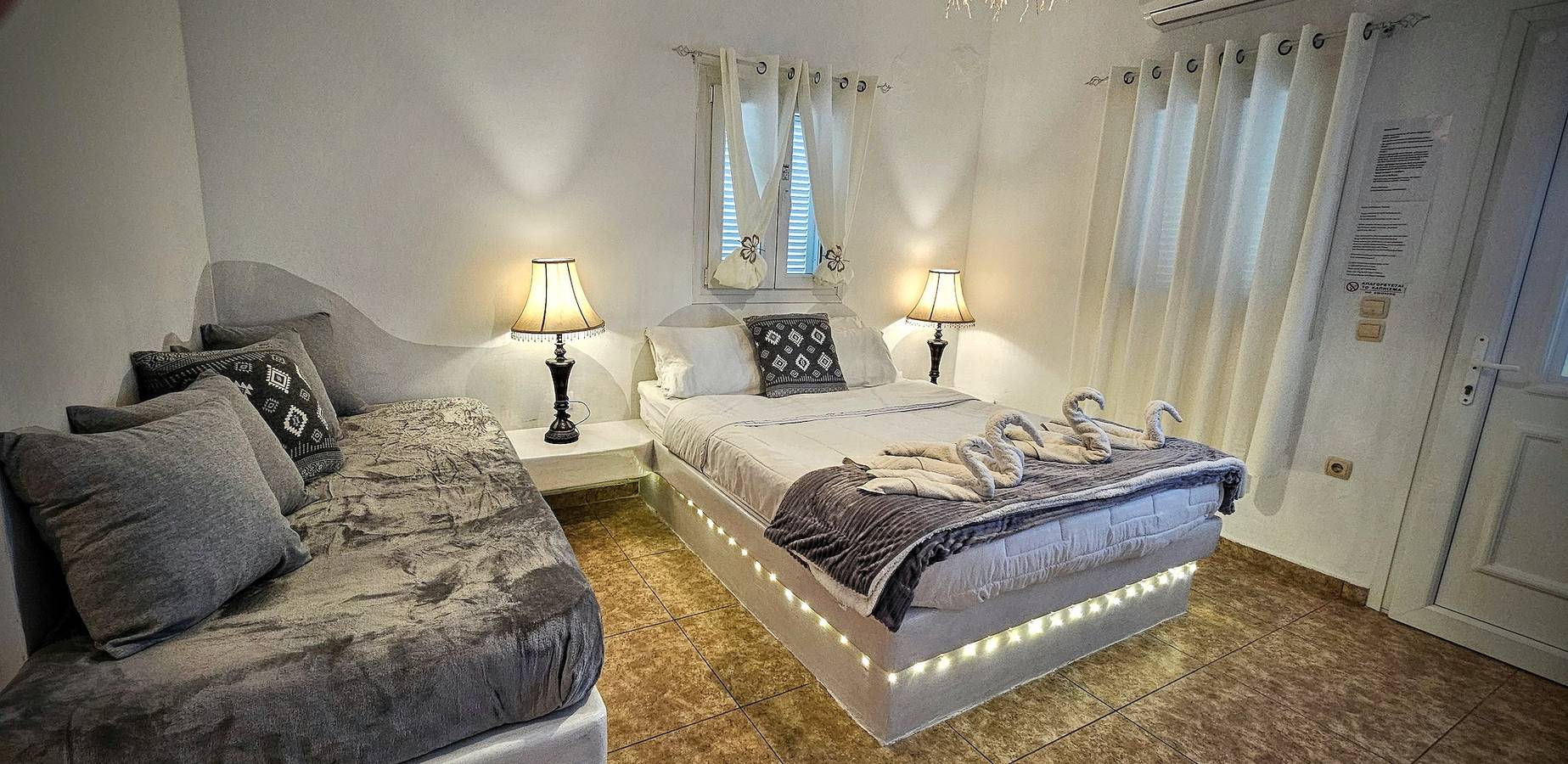 Studio voor 3 Personen in Perissa, Santorini