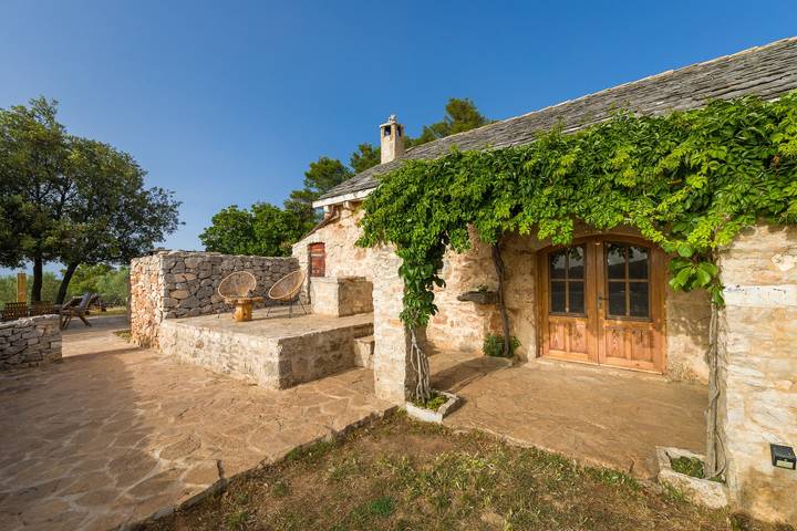Location de vacances pour 8 personnes, avec balcon/terrasse, animaux acceptés à Jelsa