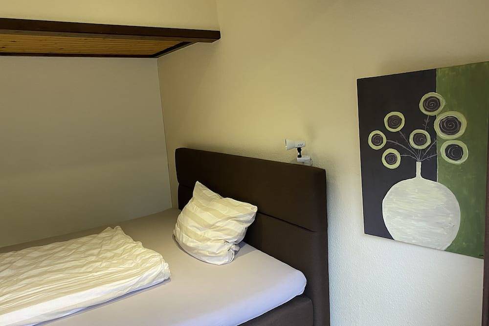 Ferienhaus mit Sauna am Hennesee in Meschede, Hochsauerlandkreis