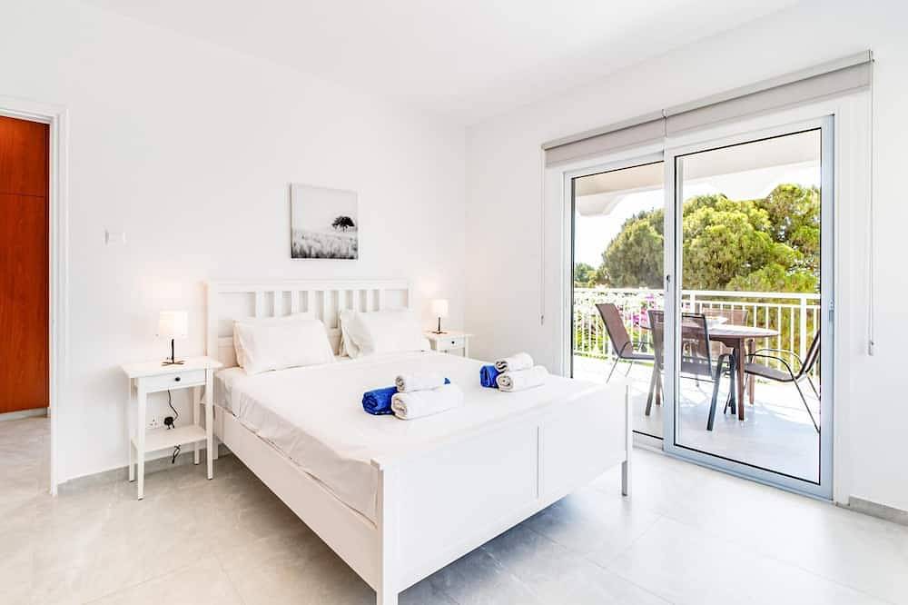 Villa Bettina by Ezoria Villas in Peyia, Chipre Sur