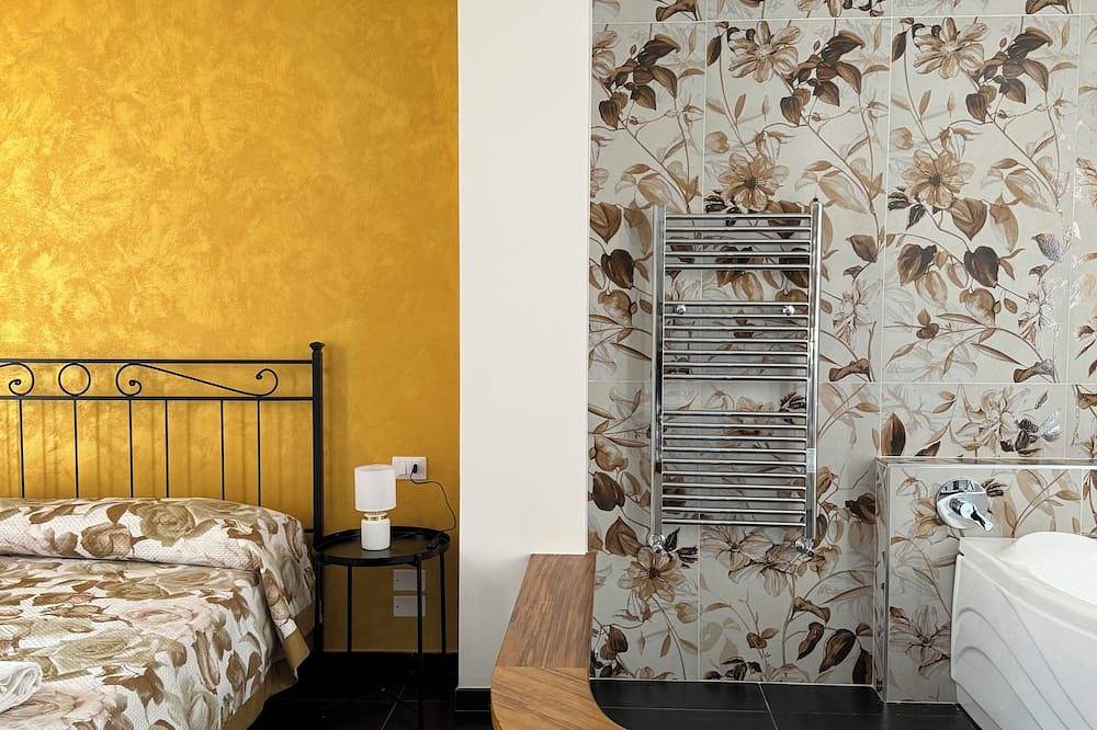 Appartamento intero, Suite Reale.\nil Palazzo dell'Alto Prelato in Fondi, Provincia di Latina