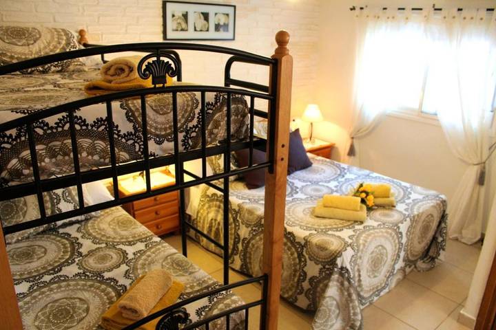 Location de vacances pour 15 personnes, avec jardin et balcon dans Poble Nou Del Delta - 4