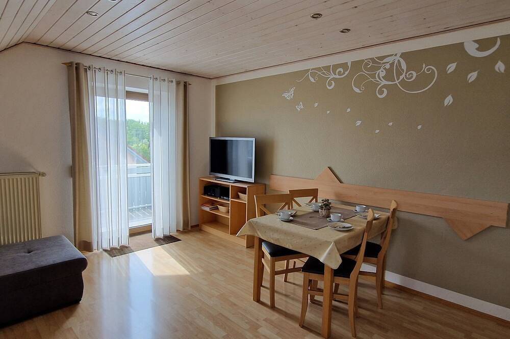 Ganze Wohnung, Großzügige Ferienwohnung (80qm) mit Garten und Wlan in Ellzee, Bayerisch Schwaben