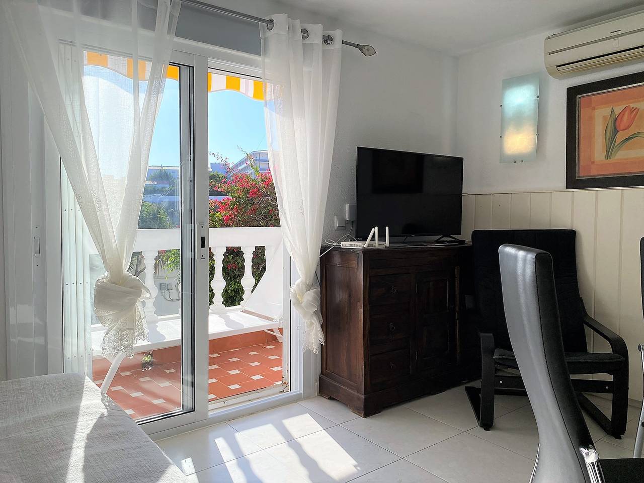 Entire apartment, Apartamento Perlamar Burriana in Playa de Burriana, Nerja