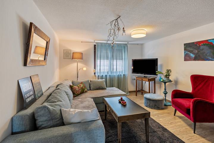 Geheel appartement, Appartement 'Ferienwohnung Zu Hause Auf Zeit' met Balkon en Wifi in Balingen, Schwäbische Alb Radweg Region