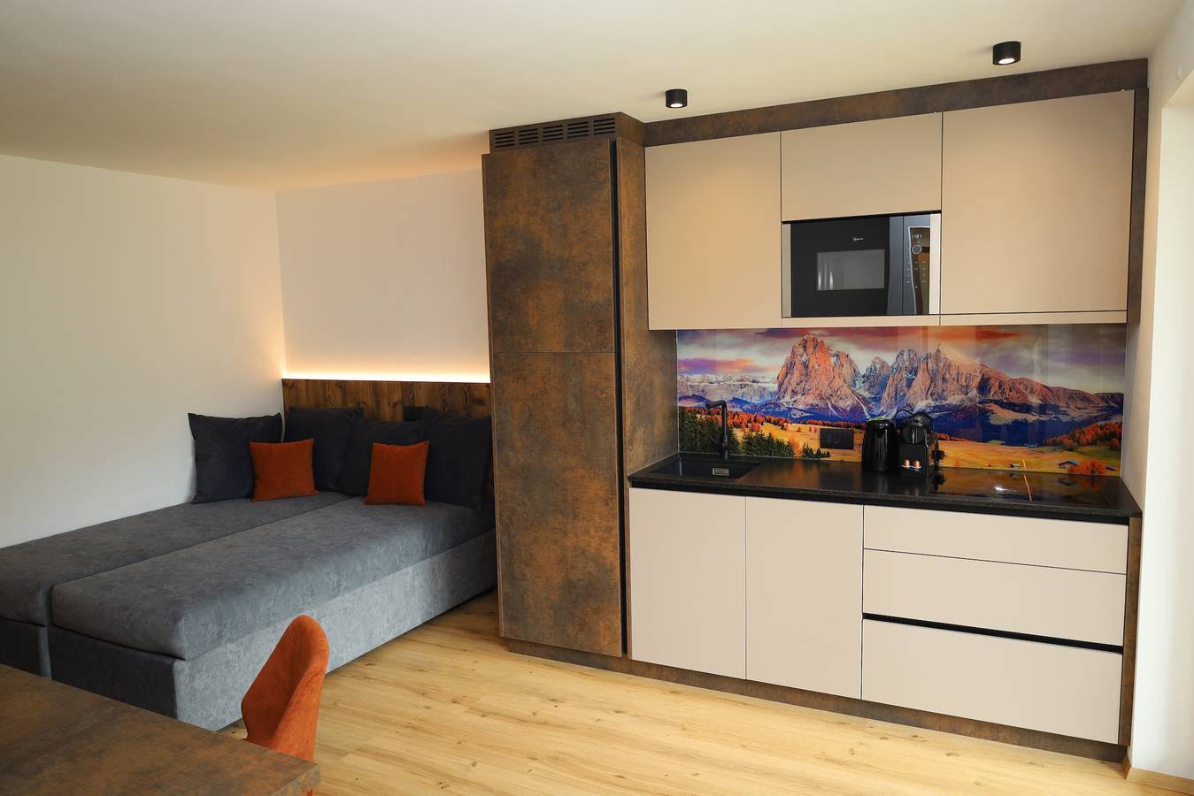 Appartement entier, Appartement 'Seceda' avec vue sur la montagne, terrasse privée et Wi-Fi in Passua, Castelrotto