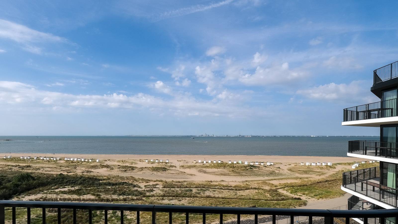 Dormio Breskens — Pharos Sea Wave Panorama in Breskens, Costa de Zelanda