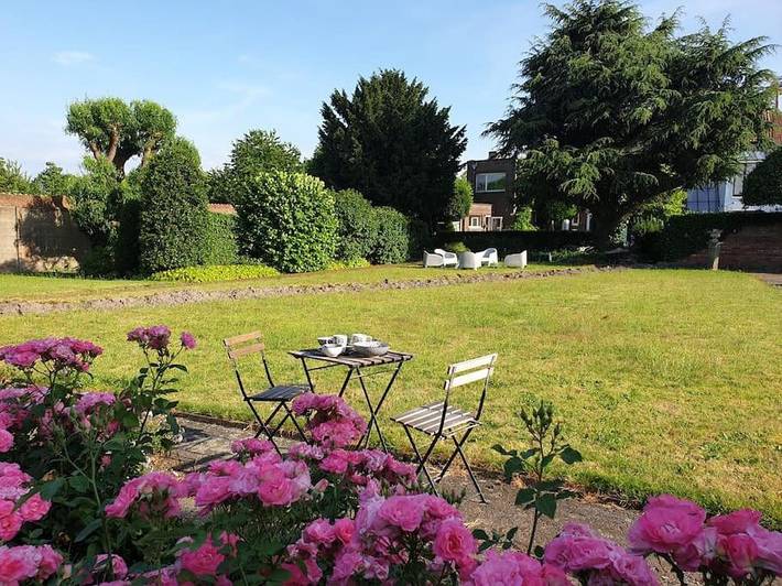 Vakantiehuis voor 8 personen, with uitzicht and zwembad as well as tuin in Brugge