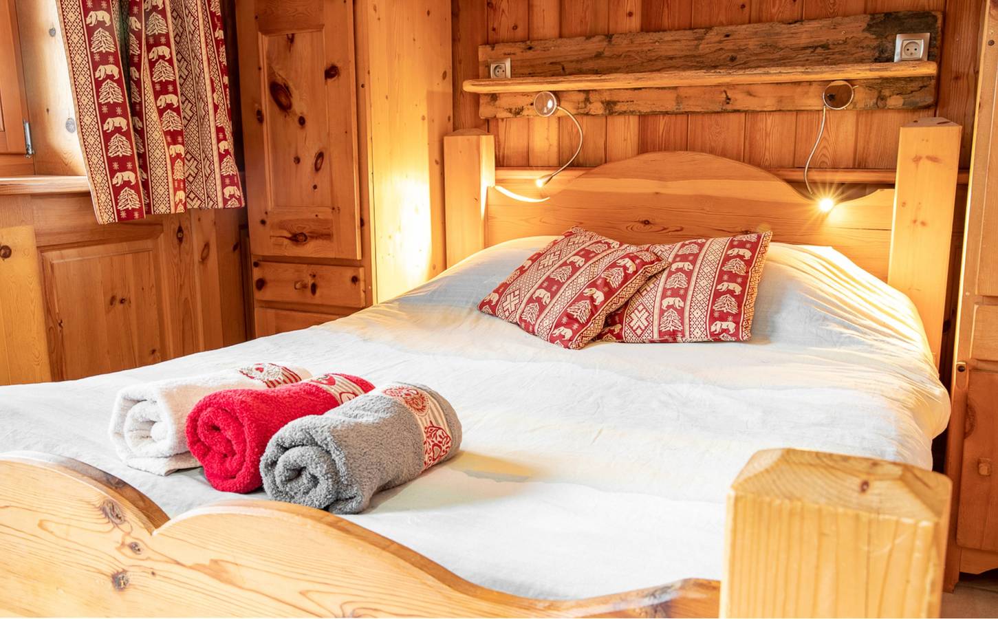 Estudio entero, Apartamento estudio 'Le Pin Cembro' con vistas a la montaña, terraza privada y Wi-Fi in Sollières-Sardières, Región de Saint-Jean-de-Maurienne