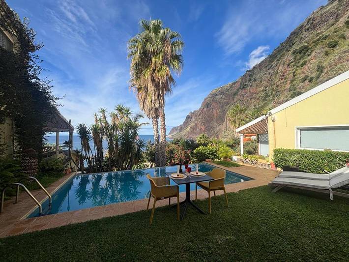 Gîte pour 2 personnes, avec piscine ainsi que jardin et vue à Jardim do Mar - 3