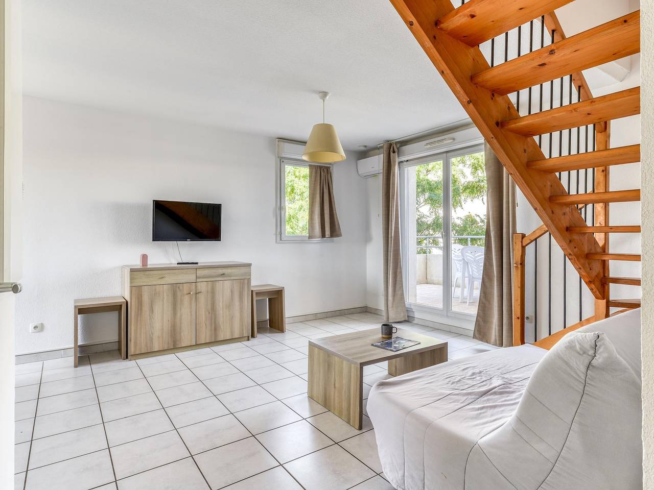 Spacious Coastal Stay for Six with Ac in Le Grau-du-Roi, Côte d'Améthyste