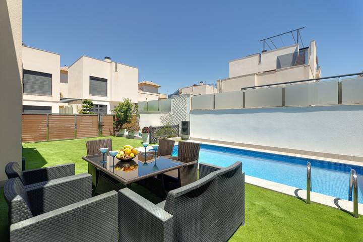 Ferienhaus für 8 Personen, mit Balkon und Garten in Torrevieja - 4