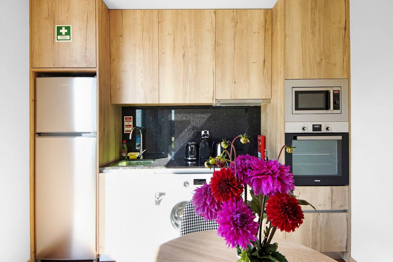 Bungalow 'Apartamento Thaï Com Piscina' met Gedeeld Zwembad, Privéterras en Wi-Fi, foto 13