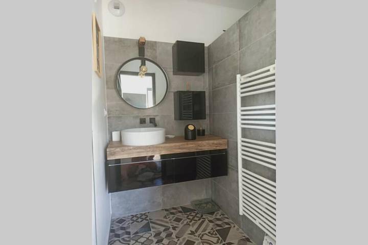 Villa pour 8 personnes, avec piscine et jacuzzi ainsi que sauna et terrasse à Le Castellet - 3