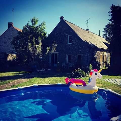 Location de vacances pour 2 personnes, avec jacuzzi ainsi que jardin et piscine, animaux acceptés dans Île de France - 4