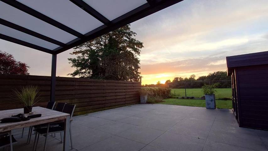 Vakantieappartement voor 6 personen, with Whirlpool and Terras as well as Tuin and Uitzicht in Hasselt