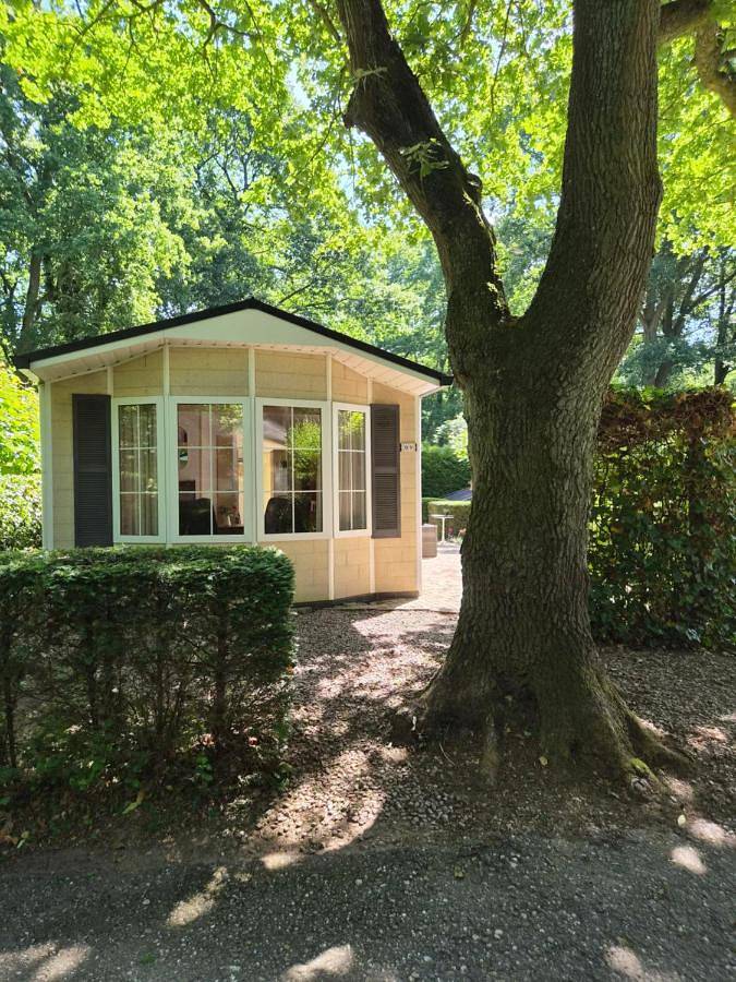 Chalet pour 5 personnes, avec Terrasse ainsi que Jardin et Piscine