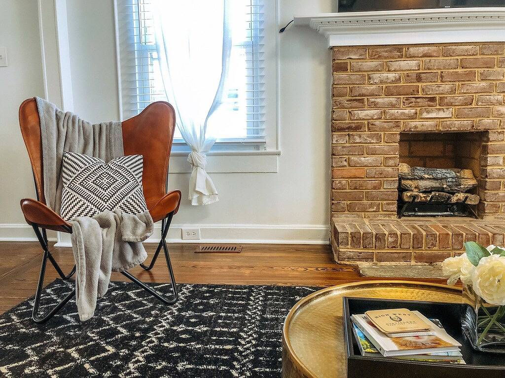 3Br on Main Street ★ Downtown Belmont ★ 5 Min Walk in Gaston County