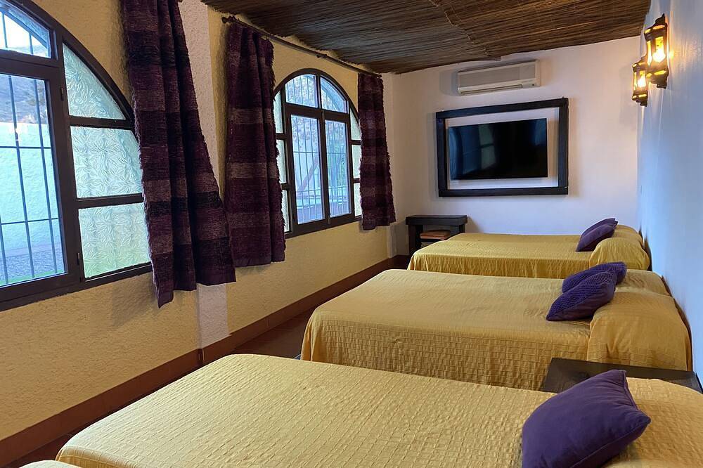 Alqueria De Gítar. Beautiful rural villa for 20 people close to the sea in Felix, Almería Province