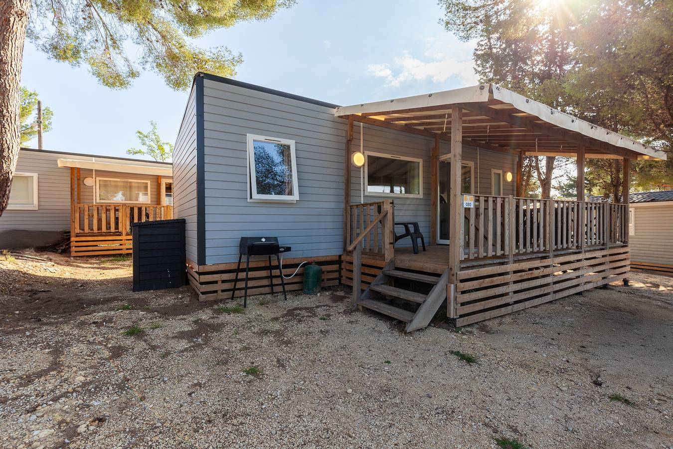 Mobil-home 'Lou Soleil 80' avec piscine partagée, Wi-Fi et climatisation in Carry-le-Rouet, Côte méditerranéenne (France)