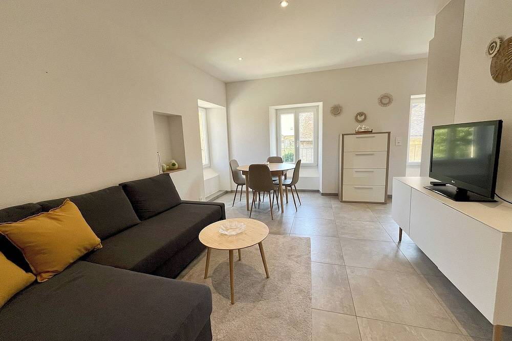 Appartamento intero, Hosthelp - Les Balises Spacious 2-room apartment fully renovated in La Grande-Béroche, Three-Lakes