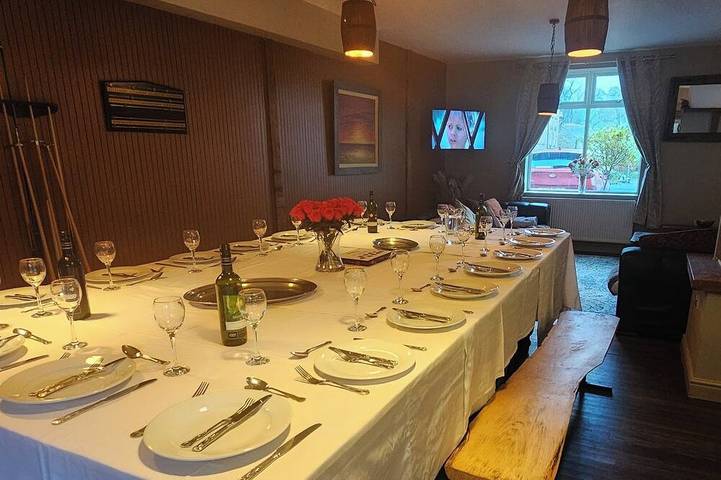 Holiday home for 16 people, with terrace and garden as well as hot tub - 1