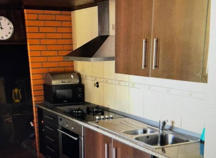 Location de vacances pour 6 personnes, avec terrasse ainsi que vue et piscine, animaux acceptés dans Ribadouro - 4