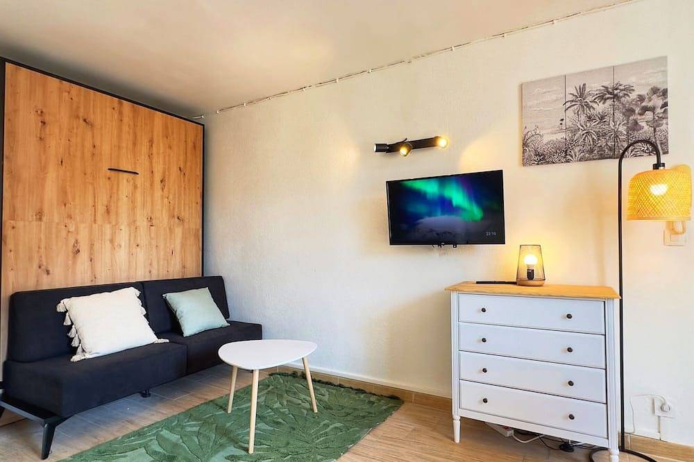 Appartement entier, Charmant studio à 200m du gardons in Remoulins, Région de Nîmes