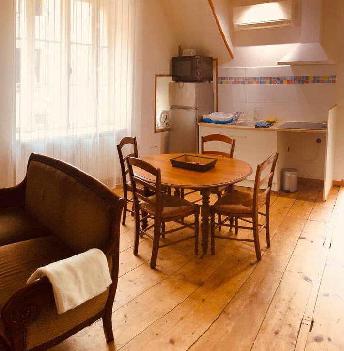 Appartement de vacances pour 2 personnes, avec terrasse ainsi que vue et jardin