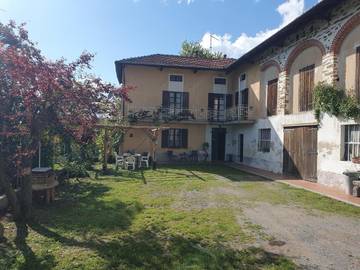Gîte pour 6 personnes, avec balcon et vue, animaux acceptés à Mombarcaro